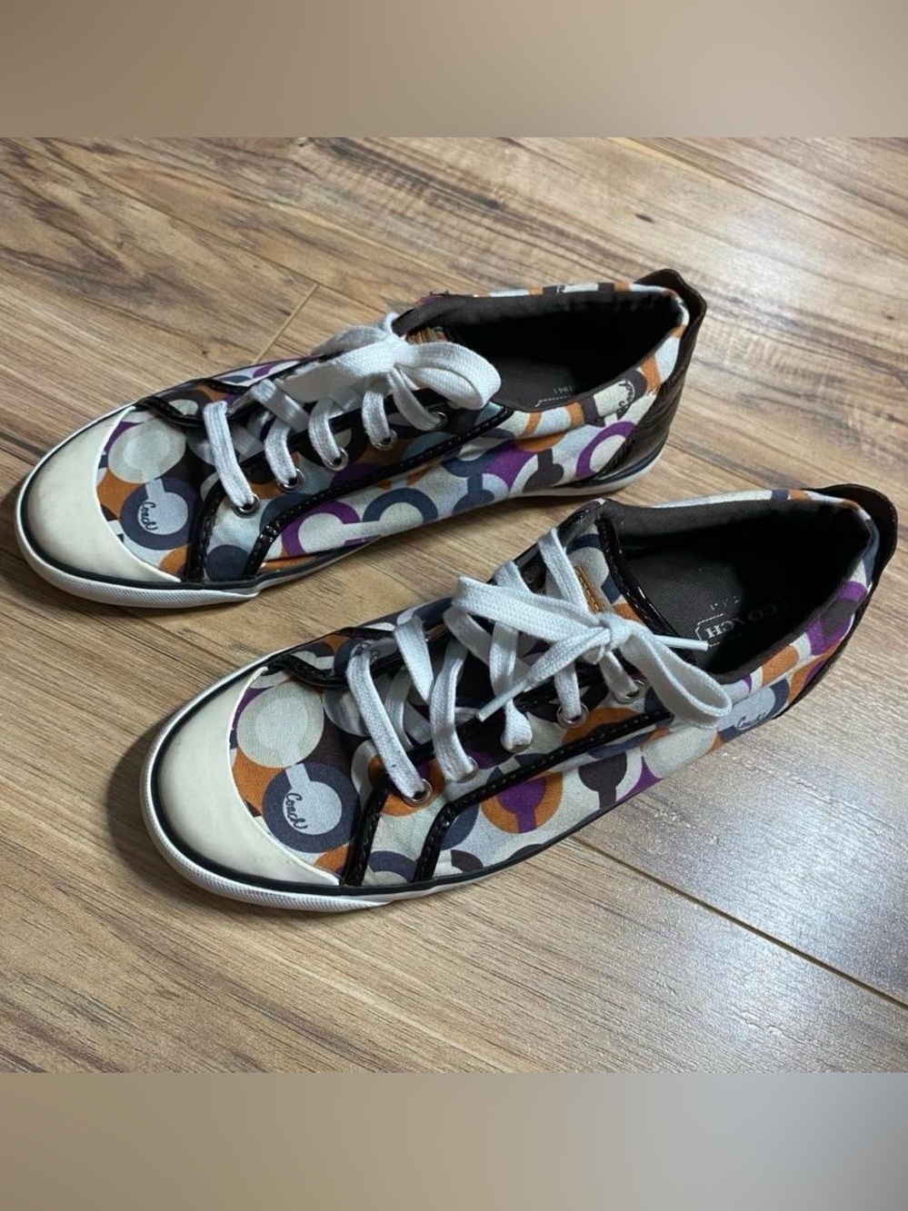 Women’s Vintage 90s Coach Big C’s Leather Wear Canvas Low Top Sneakers